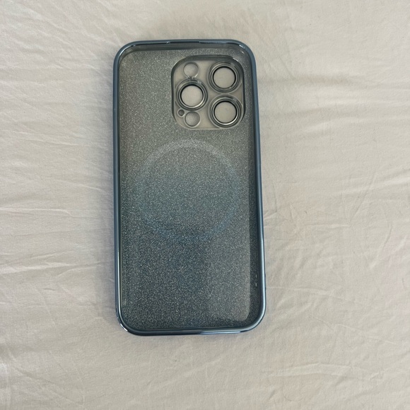 I phone 15 Pro Case Glitter Blue - Picture 4 of 5